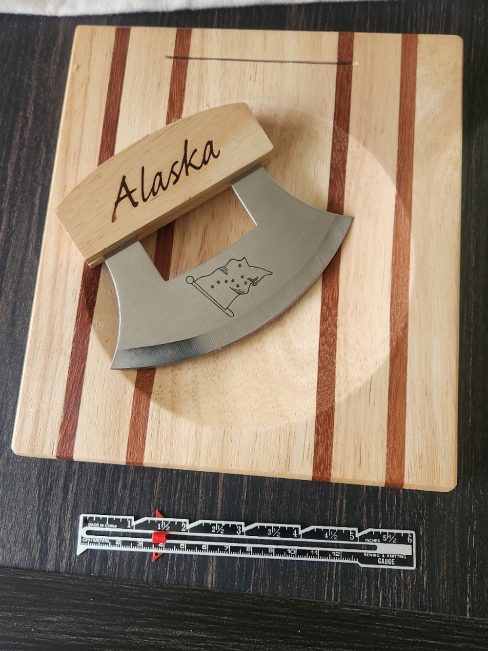 Ulu with chopping board / bowl.